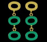 Brinco dourado com resina